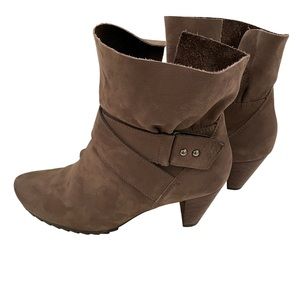 Paul Green Booties, Austrian, Suede Handmade, sz 6 US.